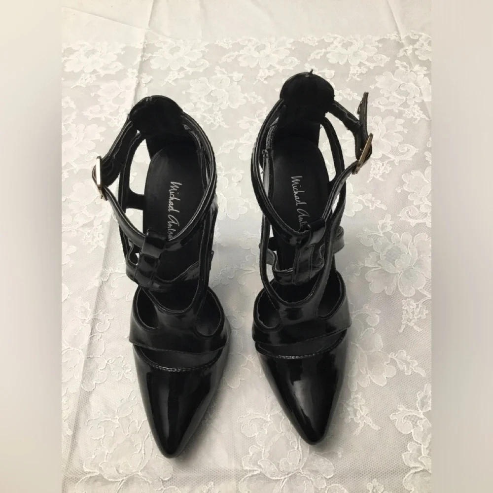Michael Antonio Glossy Black Heels